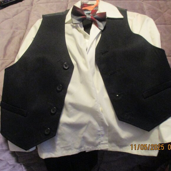 kenneth cole reaction boys suit with vest and tie sz 6 shirt sz 5 worn once - Picture 1 of 5